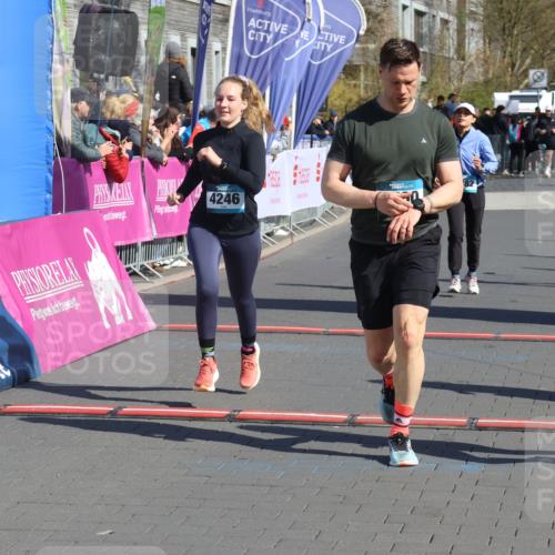 12.04.2026 - 45. Internationalen Wilhelmsburger Insellauf Strokosch-Dieckow http://msf.ph/oto/9456875 12.04.2026 11:03:26 Ziel 3910, 3700, 3716, 3223, 4246, 4382, 5816 meine-sportfotos.de