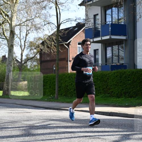 12.04.2026 - 45. Internationalen Wilhelmsburger Insellauf J. Mangold http://msf.ph/oto/9456879 12.04.2026 10:31:39 Ziel 3634, 2780, 5653, 3706, 2377, 4791, 5522, 4844, 3666, 3666, 3905, 5449, 4554 meine-sportfotos.de