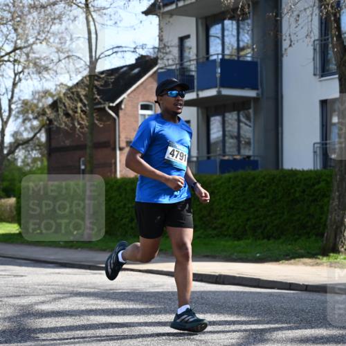 12.04.2026 - 45. Internationalen Wilhelmsburger Insellauf J. Mangold http://msf.ph/oto/9456896 12.04.2026 10:31:56 Ziel 4791, 5522, 4844, 3666, 3905, 5449, 4554, 4378, 3675, 3876, 3506, 4370, 3983, 3114 meine-sportfotos.de