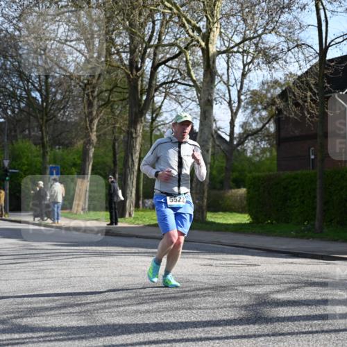12.04.2026 - 45. Internationalen Wilhelmsburger Insellauf J. Mangold http://msf.ph/oto/9456906 12.04.2026 10:31:59 Ziel 4791, 5522, 4844, 3666, 3905, 5449, 4554, 4378, 3675, 3876, 3506, 4370, 3983, 3114, 4150 meine-sportfotos.de