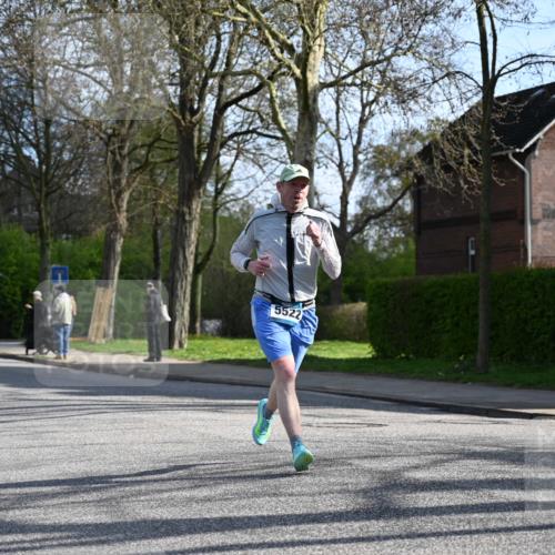 12.04.2026 - 45. Internationalen Wilhelmsburger Insellauf J. Mangold http://msf.ph/oto/9456908 12.04.2026 10:31:59 Ziel 4791, 5522, 4844, 3666, 3905, 5449, 4554, 4378, 3675, 3876, 3506, 4370, 3983, 3114, 4150 meine-sportfotos.de