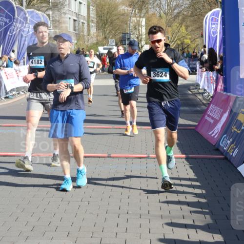 12.04.2026 - 45. Internationalen Wilhelmsburger Insellauf Strokosch-Dieckow http://msf.ph/oto/9456909 12.04.2026 10:46:27 Ziel 3256, 3848, 3849, 5690, 4182, 2460, 2706 meine-sportfotos.de