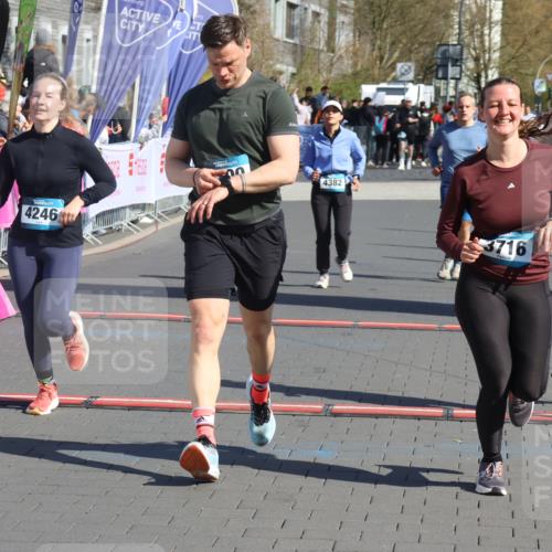 12.04.2026 - 45. Internationalen Wilhelmsburger Insellauf Strokosch-Dieckow http://msf.ph/oto/9456910 12.04.2026 11:03:26 Ziel 3910, 3700, 3716, 3223, 4246, 4382, 5816 meine-sportfotos.de