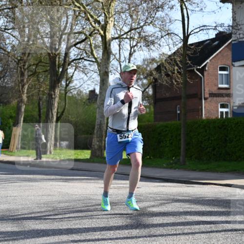 12.04.2026 - 45. Internationalen Wilhelmsburger Insellauf J. Mangold http://msf.ph/oto/9456914 12.04.2026 10:31:59 Ziel 4791, 5522, 4844, 3666, 3905, 5449, 4554, 4378, 3675, 3876, 3506, 4370, 3983, 3114, 4150 meine-sportfotos.de