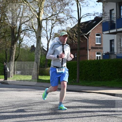 12.04.2026 - 45. Internationalen Wilhelmsburger Insellauf J. Mangold http://msf.ph/oto/9456916 12.04.2026 10:31:59 Ziel 4791, 5522, 4844, 3666, 3905, 5449, 4554, 4378, 3675, 3876, 3506, 4370, 3983, 3114, 4150 meine-sportfotos.de