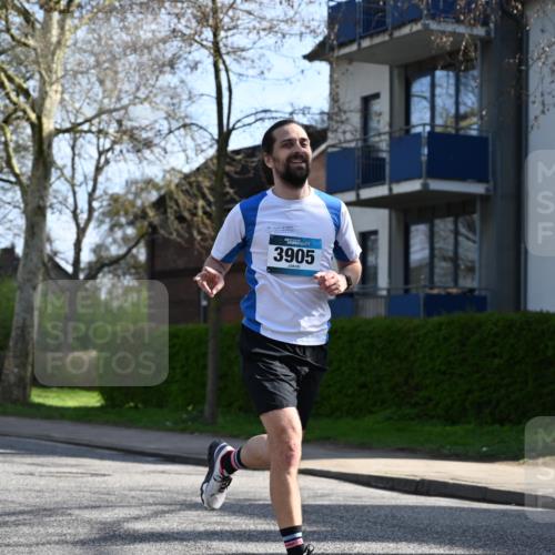 12.04.2026 - 45. Internationalen Wilhelmsburger Insellauf J. Mangold http://msf.ph/oto/9456925 12.04.2026 10:32:04 Ziel 5522, 4844, 3666, 3905, 5449, 4554, 4378, 3675, 3876, 3506, 4370, 3983, 3114, 4150, 3296, 3323, 5639, 2071 meine-sportfotos.de