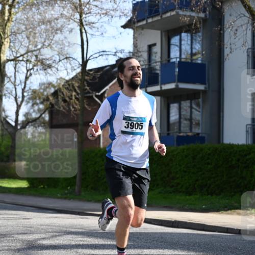 12.04.2026 - 45. Internationalen Wilhelmsburger Insellauf J. Mangold http://msf.ph/oto/9456926 12.04.2026 10:32:04 Ziel 5522, 4844, 3666, 3905, 5449, 4554, 4378, 3675, 3876, 3506, 4370, 3983, 3114, 4150, 3296, 3323, 5639, 2071 meine-sportfotos.de
