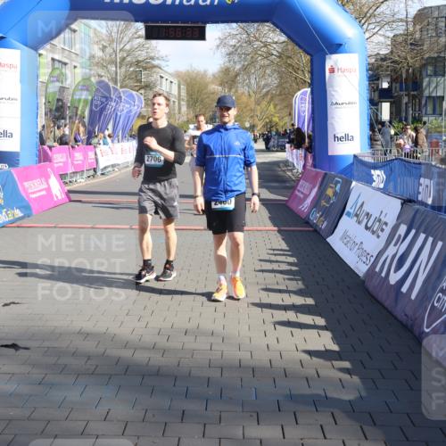 12.04.2026 - 45. Internationalen Wilhelmsburger Insellauf Strokosch-Dieckow http://msf.ph/oto/9456940 12.04.2026 10:46:31 Ziel 2460, 2706, 4357, 3952 meine-sportfotos.de