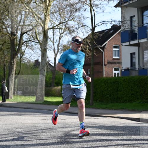 12.04.2026 - 45. Internationalen Wilhelmsburger Insellauf J. Mangold http://msf.ph/oto/9456948 12.04.2026 10:32:08 Ziel 5522, 4844, 3666, 3905, 5449, 4554, 4378, 3675, 3876, 3506, 4370, 3983, 3114, 4150, 3296, 3323, 5639, 2071, 3014 meine-sportfotos.de