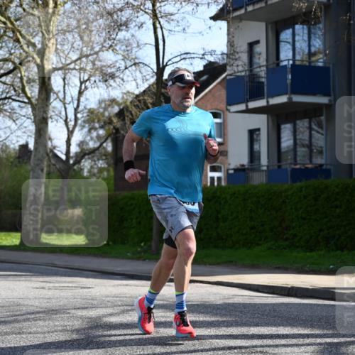 12.04.2026 - 45. Internationalen Wilhelmsburger Insellauf J. Mangold http://msf.ph/oto/9456953 12.04.2026 10:32:08 Ziel 5522, 4844, 3666, 3905, 5449, 4554, 4378, 3675, 3876, 3506, 4370, 3983, 3114, 4150, 3296, 3323, 5639, 2071, 3014 meine-sportfotos.de