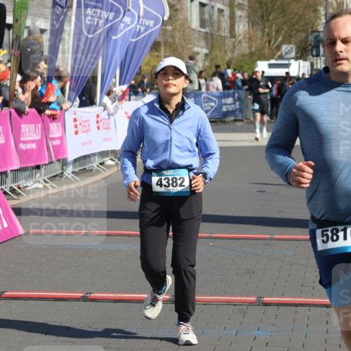 12.04.2026 - 45. Internationalen Wilhelmsburger Insellauf Strokosch-Dieckow http://msf.ph/oto/9456984 12.04.2026 11:03:31 Ziel 4382, 5816, 3384 meine-sportfotos.de