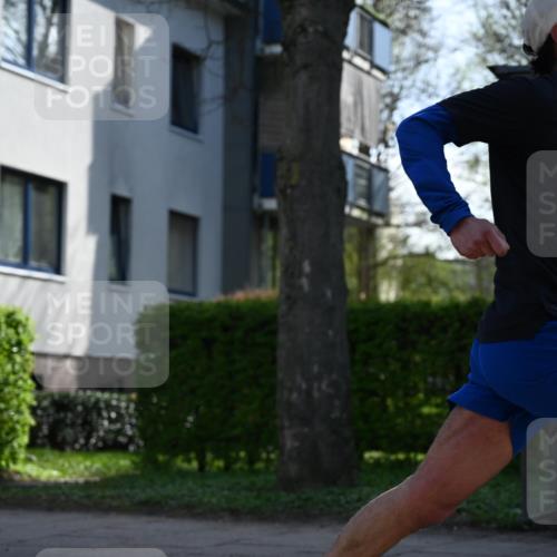 12.04.2026 - 45. Internationalen Wilhelmsburger Insellauf J. Mangold http://msf.ph/oto/9456985 12.04.2026 10:32:12 Ziel 4844, 3666, 3905, 5449, 4554, 4378, 3675, 3876, 3675, 3876, 3506, 4370, 3983, 3114, 4150, 3296, 3323, 5639, 3296, 3323, 5639, 2071, 3014 meine-sportfotos.de
