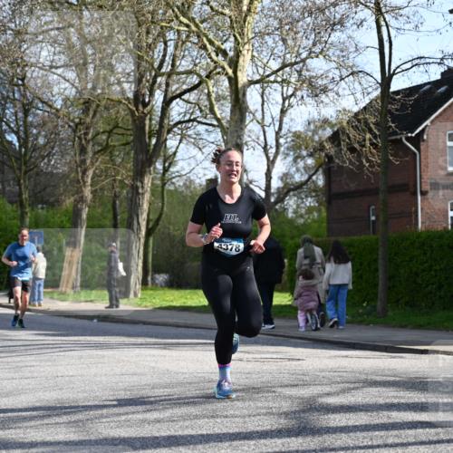 12.04.2026 - 45. Internationalen Wilhelmsburger Insellauf J. Mangold http://msf.ph/oto/9456996 12.04.2026 10:32:20 Ziel 4554, 4378, 3675, 3876, 3506, 4370, 3983, 3114, 4150, 3296, 3323, 5639, 2071, 3014, 5623, 3708 meine-sportfotos.de