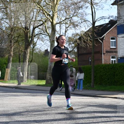 12.04.2026 - 45. Internationalen Wilhelmsburger Insellauf J. Mangold http://msf.ph/oto/9456999 12.04.2026 10:32:21 Ziel 4554, 4378, 3675, 3876, 3506, 4370, 3983, 3114, 4150, 3296, 3323, 5639, 2071, 3014, 5623, 3708 meine-sportfotos.de