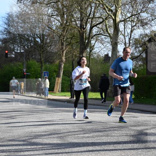 12.04.2026 - 45. Internationalen Wilhelmsburger Insellauf J. Mangold http://msf.ph/oto/9457016 12.04.2026 10:32:25 Ziel 4554, 4378, 3675, 3876, 3506, 4370, 3983, 3114, 4150, 3296, 3323, 5639, 2071, 3014, 5623, 3708, 4322, 3327 meine-sportfotos.de
