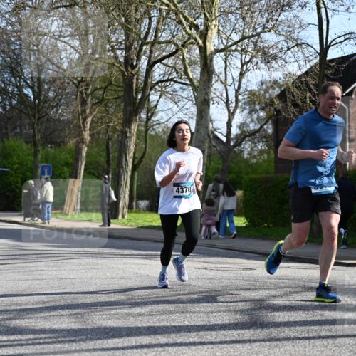 12.04.2026 - 45. Internationalen Wilhelmsburger Insellauf J. Mangold http://msf.ph/oto/9457029 12.04.2026 10:32:25 Ziel 4554, 4378, 3675, 3876, 3506, 4370, 3983, 3114, 4150, 3296, 3323, 5639, 2071, 3014, 5623, 3708, 4322, 3327 meine-sportfotos.de