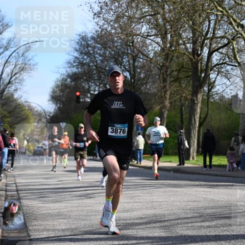 12.04.2026 - 45. Internationalen Wilhelmsburger Insellauf J. Mangold http://msf.ph/oto/9457058 12.04.2026 10:32:29 Ziel 4378, 3675, 3876, 3506, 4370, 3983, 3114, 4150, 3296, 3323, 5639, 2071, 3014, 5623, 3708, 4322, 3327, 5764 meine-sportfotos.de