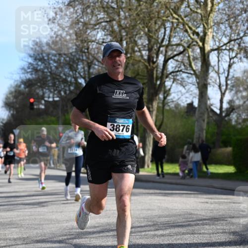 12.04.2026 - 45. Internationalen Wilhelmsburger Insellauf J. Mangold http://msf.ph/oto/9457067 12.04.2026 10:32:29 Ziel 4378, 3675, 3876, 3506, 4370, 3983, 3114, 4150, 3296, 3323, 5639, 2071, 3014, 5623, 3708, 4322, 3327, 5764 meine-sportfotos.de