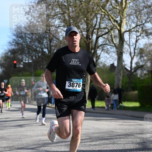 12.04.2026 - 45. Internationalen Wilhelmsburger Insellauf J. Mangold http://msf.ph/oto/9457068 12.04.2026 10:32:29 Ziel 4378, 3675, 3876, 3506, 4370, 3983, 3114, 4150, 3296, 3323, 5639, 2071, 3014, 5623, 3708, 4322, 3327, 5764 meine-sportfotos.de