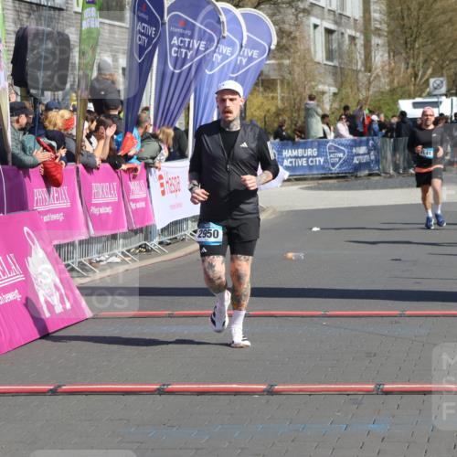12.04.2026 - 45. Internationalen Wilhelmsburger Insellauf Strokosch-Dieckow http://msf.ph/oto/9457070 12.04.2026 11:03:40 Ziel 2950 meine-sportfotos.de