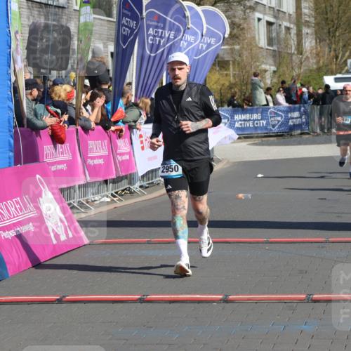 12.04.2026 - 45. Internationalen Wilhelmsburger Insellauf Strokosch-Dieckow http://msf.ph/oto/9457097 12.04.2026 11:03:41 Ziel 2950, 5460 meine-sportfotos.de