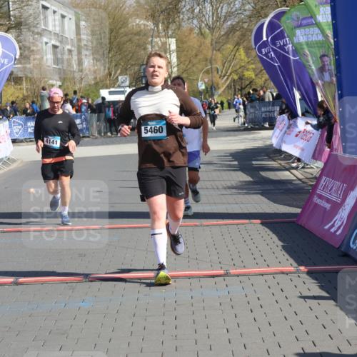 12.04.2026 - 45. Internationalen Wilhelmsburger Insellauf Strokosch-Dieckow http://msf.ph/oto/9457119 12.04.2026 11:03:45 Ziel 2950, 5460, 4141, 2422 meine-sportfotos.de