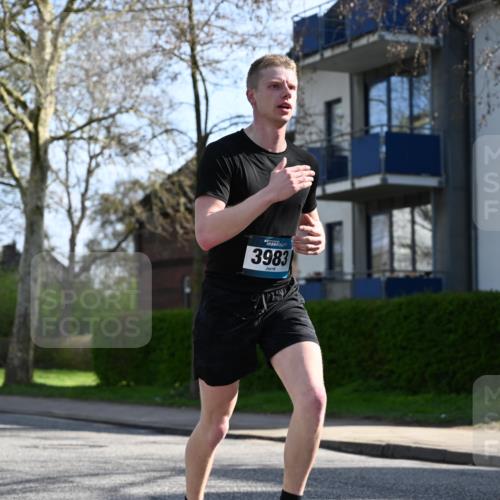 12.04.2026 - 45. Internationalen Wilhelmsburger Insellauf J. Mangold http://msf.ph/oto/9457121 12.04.2026 10:32:35 Ziel 3675, 3876, 3506, 4370, 3983, 3114, 4150, 3296, 3323, 5639, 2071, 3014, 5623, 3708, 4322, 3327, 5764, 2892 meine-sportfotos.de