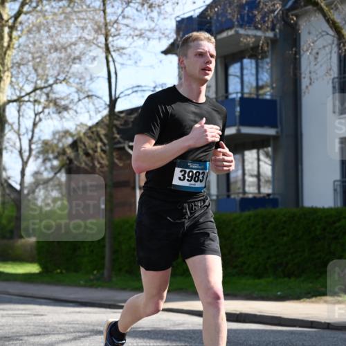 12.04.2026 - 45. Internationalen Wilhelmsburger Insellauf J. Mangold http://msf.ph/oto/9457123 12.04.2026 10:32:35 Ziel 3675, 3876, 3506, 4370, 3983, 3114, 4150, 3296, 3323, 5639, 2071, 3014, 5623, 3708, 4322, 3327, 5764, 2892 meine-sportfotos.de