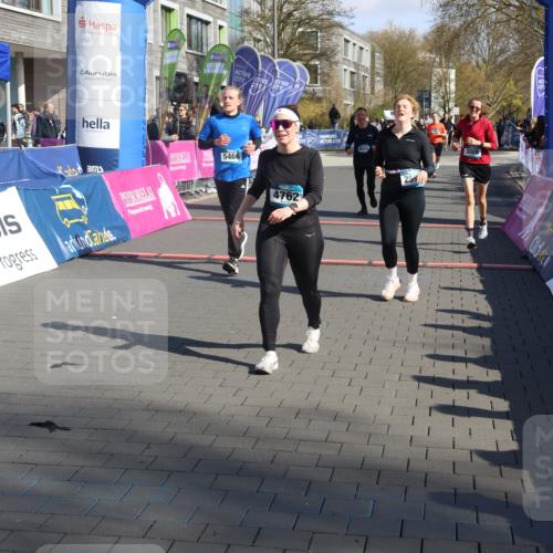 12.04.2026 - 45. Internationalen Wilhelmsburger Insellauf Strokosch-Dieckow http://msf.ph/oto/9457204 12.04.2026 10:46:52 Ziel 3635, 4762, 5466, 2596, 3008, 4631 meine-sportfotos.de