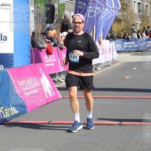 12.04.2026 - 45. Internationalen Wilhelmsburger Insellauf Strokosch-Dieckow http://msf.ph/oto/9457235 12.04.2026 11:03:47 Ziel 5460, 4141, 2422 meine-sportfotos.de