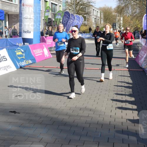 12.04.2026 - 45. Internationalen Wilhelmsburger Insellauf Strokosch-Dieckow http://msf.ph/oto/9457245 12.04.2026 10:46:52 Ziel 3635, 4762, 5466, 2596, 3008, 4631 meine-sportfotos.de