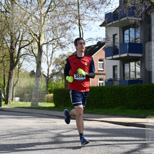12.04.2026 - 45. Internationalen Wilhelmsburger Insellauf J. Mangold http://msf.ph/oto/9457251 12.04.2026 10:32:51 Ziel 2071, 3014, 5623, 3708, 4322, 3327, 5764, 2892, 5821, 4738, 2893, 5843 meine-sportfotos.de