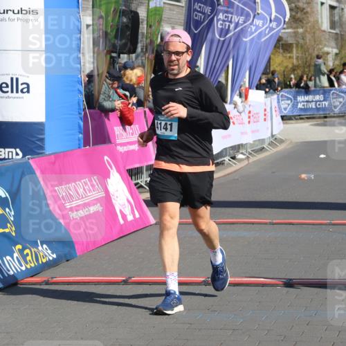 12.04.2026 - 45. Internationalen Wilhelmsburger Insellauf Strokosch-Dieckow http://msf.ph/oto/9457264 12.04.2026 11:03:47 Ziel 5460, 4141, 2422 meine-sportfotos.de