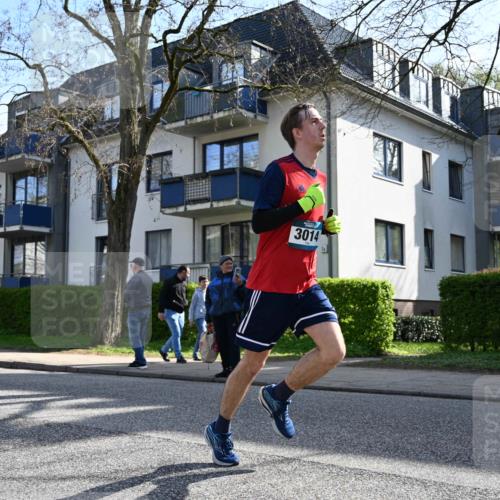 12.04.2026 - 45. Internationalen Wilhelmsburger Insellauf J. Mangold http://msf.ph/oto/9457276 12.04.2026 10:32:52 Ziel 2071, 3014, 5623, 3708, 4322, 3327, 5764, 5764, 2892, 5821, 4738, 2893, 5843 meine-sportfotos.de