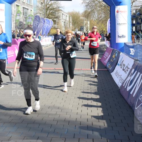 12.04.2026 - 45. Internationalen Wilhelmsburger Insellauf Strokosch-Dieckow http://msf.ph/oto/9457282 12.04.2026 10:46:53 Ziel 3635, 4762, 5466, 2596, 3008, 4631, 2841 meine-sportfotos.de