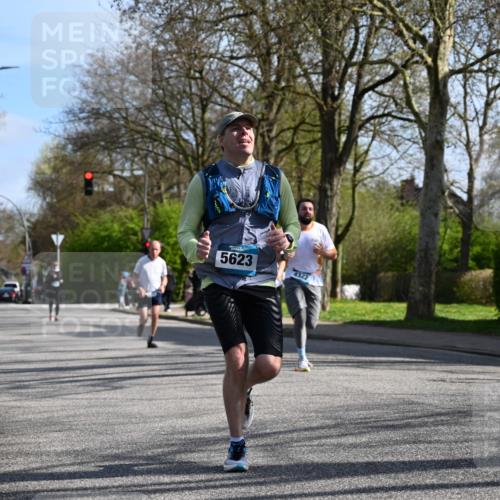 12.04.2026 - 45. Internationalen Wilhelmsburger Insellauf J. Mangold http://msf.ph/oto/9457302 12.04.2026 10:32:58 Ziel 5623, 3708, 4322, 3327, 5764, 2892, 5821, 4738, 2893, 5843, 3447, 4441 meine-sportfotos.de