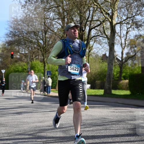 12.04.2026 - 45. Internationalen Wilhelmsburger Insellauf J. Mangold http://msf.ph/oto/9457309 12.04.2026 10:32:58 Ziel 5623, 3708, 4322, 3327, 5764, 2892, 5821, 4738, 2893, 5843, 3447, 4441 meine-sportfotos.de