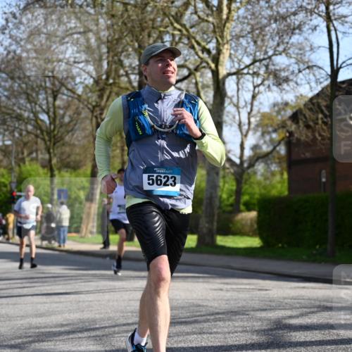 12.04.2026 - 45. Internationalen Wilhelmsburger Insellauf J. Mangold http://msf.ph/oto/9457317 12.04.2026 10:32:58 Ziel 5623, 3708, 4322, 3327, 5764, 2892, 5821, 4738, 2893, 5843, 3447, 4441 meine-sportfotos.de