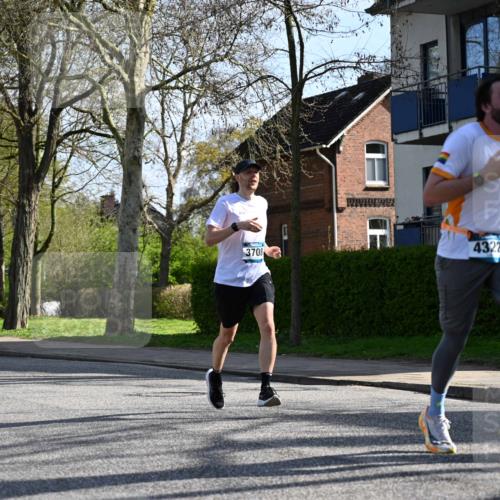 12.04.2026 - 45. Internationalen Wilhelmsburger Insellauf J. Mangold http://msf.ph/oto/9457341 12.04.2026 10:33:00 Ziel 5623, 3708, 4322, 3327, 5764, 2892, 5821, 4738, 2893, 5843, 3447, 4441 meine-sportfotos.de