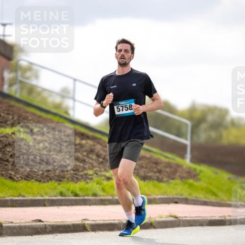 12.04.2026 - 45. Internationalen Wilhelmsburger Insellauf Michael Strokosch http://msf.ph/oto/9457346 12.04.2026 12:36:13 Laufen 5758 meine-sportfotos.de