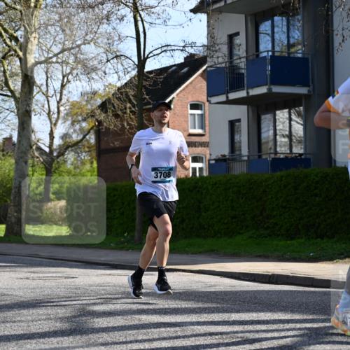 12.04.2026 - 45. Internationalen Wilhelmsburger Insellauf J. Mangold http://msf.ph/oto/9457353 12.04.2026 10:33:01 Ziel 5623, 3708, 4322, 3327, 5764, 2892, 5821, 4738, 2893, 5843, 5843, 3447, 4441 meine-sportfotos.de