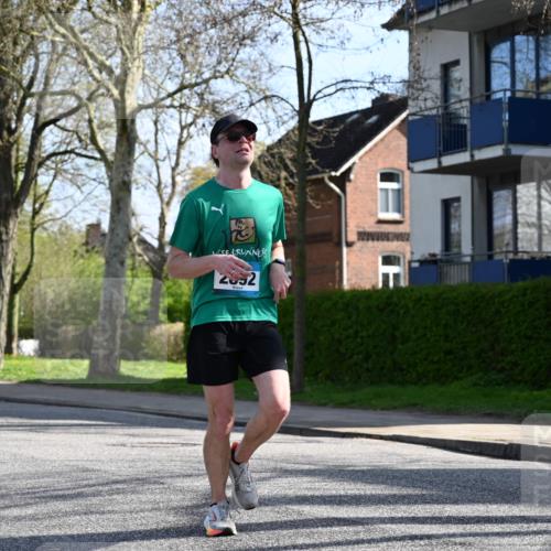 12.04.2026 - 45. Internationalen Wilhelmsburger Insellauf J. Mangold http://msf.ph/oto/9457447 12.04.2026 10:33:13 Ziel 3327, 5764, 2892, 5821, 4738, 2893, 5843, 5843, 3447, 4441, 4945, 4043, 2632, 2504, 4196 meine-sportfotos.de