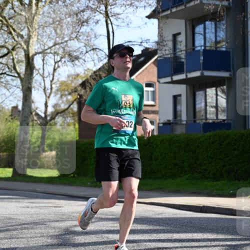 12.04.2026 - 45. Internationalen Wilhelmsburger Insellauf J. Mangold http://msf.ph/oto/9457455 12.04.2026 10:33:13 Ziel 3327, 5764, 2892, 5821, 4738, 2893, 5843, 5843, 3447, 4441, 4945, 4043, 2632, 2504, 4196 meine-sportfotos.de