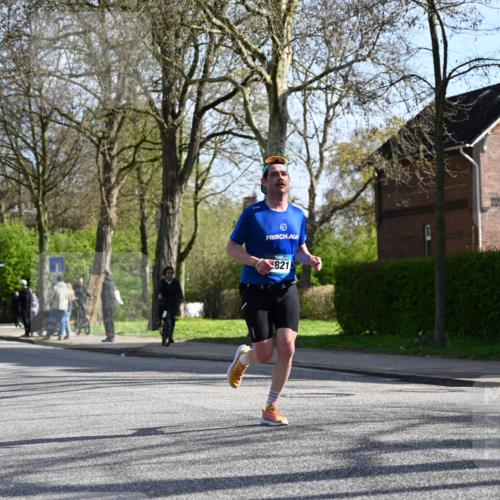 12.04.2026 - 45. Internationalen Wilhelmsburger Insellauf J. Mangold http://msf.ph/oto/9457476 12.04.2026 10:33:16 Ziel 5764, 2892, 5821, 4738, 2893, 5843, 3447, 4441, 4945, 4043, 2632, 2504, 4196, 5238, 5239, 5294 meine-sportfotos.de