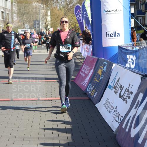 12.04.2026 - 45. Internationalen Wilhelmsburger Insellauf Strokosch-Dieckow http://msf.ph/oto/9457483 12.04.2026 10:47:07 Ziel 4331, 3553, 3713, 3860, 5538, 4706, 4700, 5803 meine-sportfotos.de