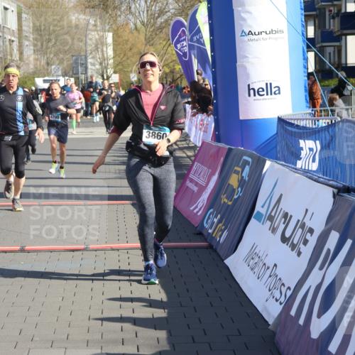 12.04.2026 - 45. Internationalen Wilhelmsburger Insellauf Strokosch-Dieckow http://msf.ph/oto/9457516 12.04.2026 10:47:07 Ziel 4331, 3553, 3713, 3860, 5538, 4706, 4700, 5803 meine-sportfotos.de