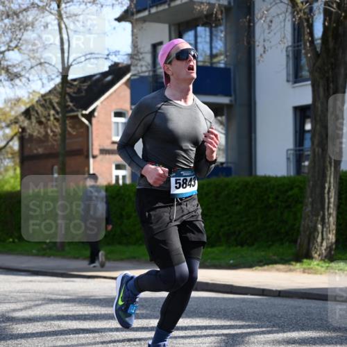 12.04.2026 - 45. Internationalen Wilhelmsburger Insellauf J. Mangold http://msf.ph/oto/9457537 12.04.2026 10:33:28 Ziel 5821, 4738, 2893, 5843, 3447, 4441, 4945, 4043, 2632, 2504, 4196, 5238, 5239, 5294, 3841, 3605, 2547, 3424, 3924 meine-sportfotos.de