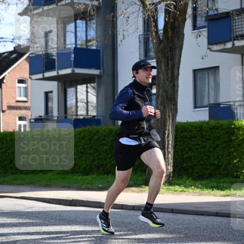 12.04.2026 - 45. Internationalen Wilhelmsburger Insellauf J. Mangold http://msf.ph/oto/9457555 12.04.2026 10:33:30 Ziel 5821, 4738, 2893, 5843, 3447, 4441, 4945, 4043, 2632, 2504, 4196, 5238, 5239, 5294, 3841, 3605, 2547, 3424, 3924 meine-sportfotos.de