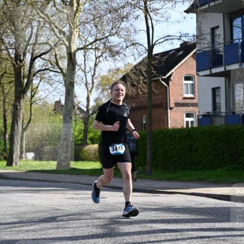 12.04.2026 - 45. Internationalen Wilhelmsburger Insellauf J. Mangold http://msf.ph/oto/9457568 12.04.2026 10:33:31 Ziel 5821, 4738, 2893, 5843, 3447, 4441, 4945, 4043, 2632, 2632, 2504, 4196, 5238, 5239, 5294, 3841, 3605, 2547, 3424, 3924 meine-sportfotos.de
