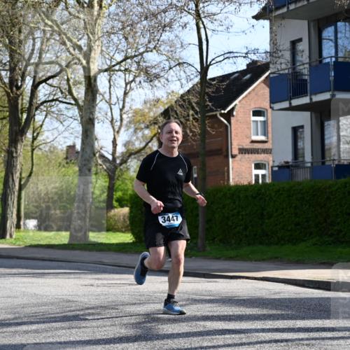12.04.2026 - 45. Internationalen Wilhelmsburger Insellauf J. Mangold http://msf.ph/oto/9457571 12.04.2026 10:33:31 Ziel 5821, 4738, 2893, 5843, 3447, 4441, 4945, 4043, 2632, 2632, 2504, 4196, 5238, 5239, 5294, 3841, 3605, 2547, 3424, 3924 meine-sportfotos.de